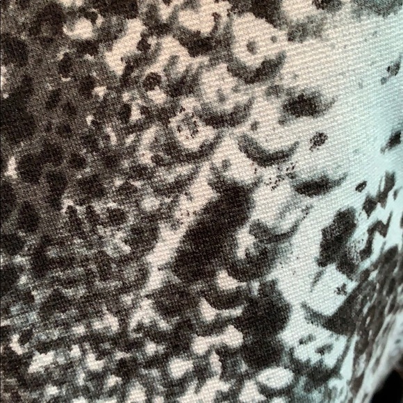 Calvin Klein Size 10 Grey/Blk Snake Print - Picture 7 of 8